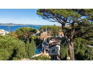 À vendre – Propriété rare à quelques minutes à pied du centre de Saint-Tropez et des...