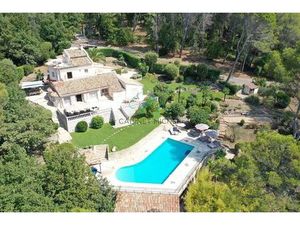 Vente maison 10 pièces 338 m² Roquefort-les-Pins (06330)