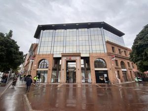 Toulouse - Métro Saint-Cyprien : Bureaux de 66 m² à louer