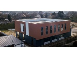 LOCAL D'ACTIVITE A VENDRE