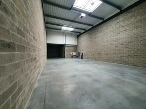 LOCAUX D'ACTIVITE A VENDRE