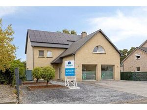 TE KOOP: Ruime woning met praktijkruimte in Maasmechelen!