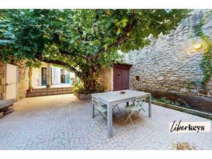 Charme  volumes  extérieurs et T2 indépendant: la maison de village qui a tout!