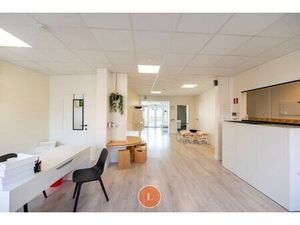 Te koop ruime halfopen woning met 4 slaapkamers en uitweg te Sint-Eloois-Winkel.