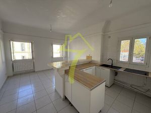 Location Appartement 2 pièces 42m² MARSEILLE 1er