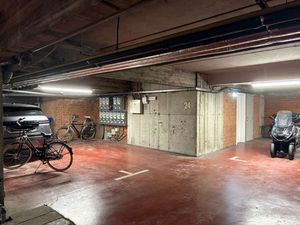 Autostaanplaats nabij Zuidpark - Te huur