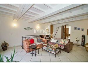 Belle maison de village T5 138 m2 avec double garage et terrasse tropézienne