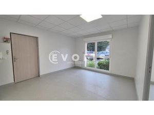 Bureaux aménagés et lumineux