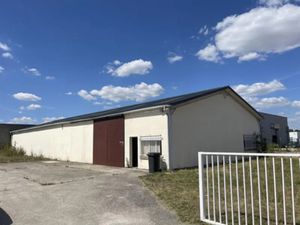 A LOUER  Location local activités