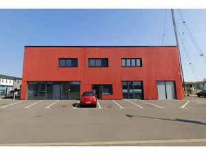 Showroom sur rue avec dépôt de 146 m² à louer à 1800 euros/mois