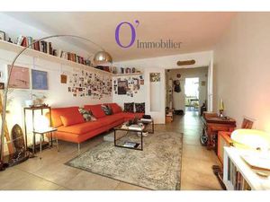 3 pièces  74 m² traversant  très bon état  confortable  caves  parking