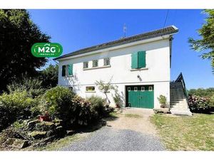 Belle maison familiale de 150 m2 habitables avec sous-sol 5 chambres Grand terrain de 3...