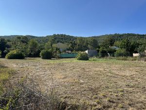 Vente terrain neuf 1700m2 Néoules - 185000 € - Surface Privée