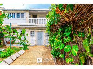 Maison T7 secteur Bas de Moufia - SAINTE-CLOTILDE