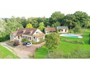 Propriété équestre sur 10 3 hectares dans la Nièvre (58)