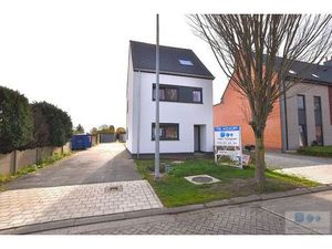 Maison de maître à vendre avec garage et terrasse   Berlaar (RBU71846)