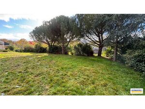 A VENDRE Terrain constructible 1047 m² à Vitré - 235 000 € HAI