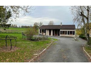 Maison Roumazières-Loubert 100 m² T-4 à vendre  130 000 €