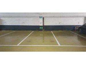 Place de parking à louer à proximité Stéphanie et Châtelain