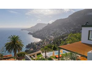 Location villa 8 pièces à Roquebrune-Cap-Martin (06190)  30 000 €