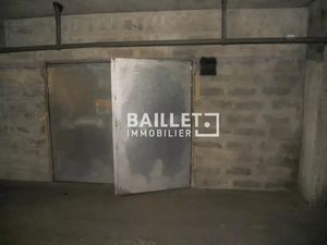 LOCAL / ENTREPÔT EN SOUS-SOL TYPE GARAGE SORTIE A8 ANTIBES