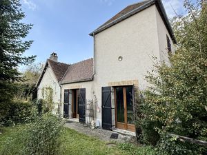 Maison pleine de charme avec beau terrain à 5min de Sens