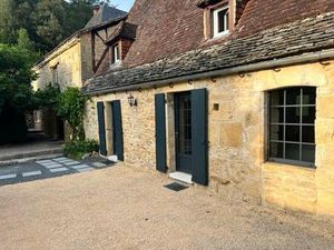Maison de charme entièrement rénovée  Périgord noir  proche Sarlat