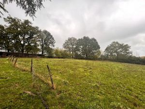 Vente terrain 3500 m² à Sansac-de-Marmiesse (15130)  32 000 €