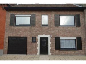 Maison à louer avec garage et jardin   Blandain (VBD54180)