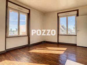 A Vendre Saint Hilaire du Harcouët + Immeuble 6 pièces 152m²