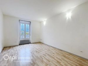 Location appartement 2 pièces 24 m² à Vichy (03200)  380 €