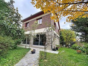 Maison Villejuif 7 pièce(s) 178.41m2