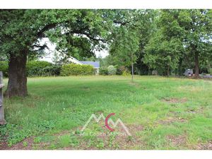 PONTCHATEAU en village  Terrain d'environ 735m2