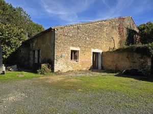 Maison ancienne en pierre à rénover – 140 m² habitables + fort potentiel d’agrandissement 