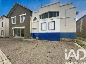 Vente immeuble 250 m² à Plaine-et-Vallées (79100)  157 000 €