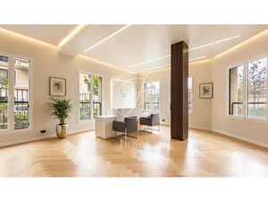 Vente locaux professionnels 2 pièces 170 m² à Saint-Ouen (93400)  550 000 €