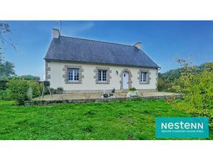 Maison Néo-Bretonne de plain pied  4 chambres  à vendre à Plaintel dans un écrin de verdur