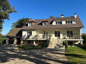 Belle demeure de 200m²   5 Chambres  sur sous sol total  un terrain de 1400 m² à GUERNES