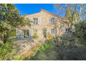 Authentique Bergerie en Pierres à pieds du village