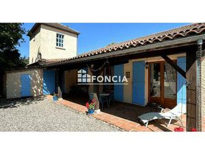 MAISON DANS UN ENVIRONNEMENT PAISIBLE SANS VIS A VIS