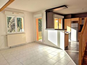 Location appartement 3 pièces 54 m² à Les Fins (25500)  1 160 €