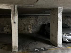 Location parking à Aix-en-Provence (13090)  111 €