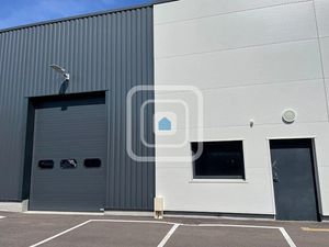 Location locaux professionnels 205 m² à Cormontreuil (51350)  1 625 €
