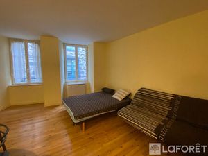 A louer - Studio meublé dans le centre historique de Saint-Flour