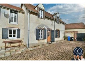 JOLIE MAISON RENOVÉE  92 6m2  3 CHAMBRES  DOUBLE GARAGE  CAVE  TERRAIN 885m2 !