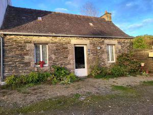 A VENDRE  SIZUN  Maison T3/4