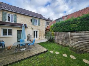 Maison en pierre avec dépendance (78)