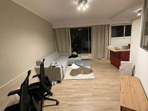 Studio 40m² 790€ CC + cave + parking