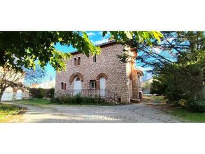 Propriété d'exception avec piscine  dépendance et terrasse vue Canigou