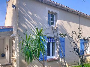 A vendre. Maison située à Thiré  3 chambres jardin  garage et dépendances